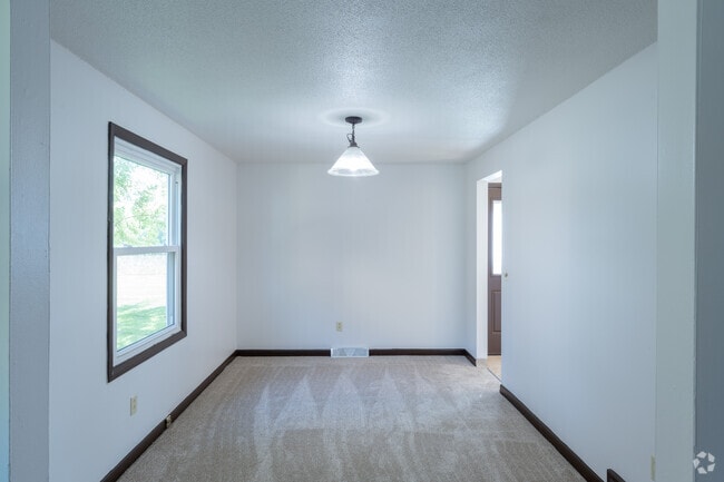 3BR, 1BA - 1144SF - Dining Room