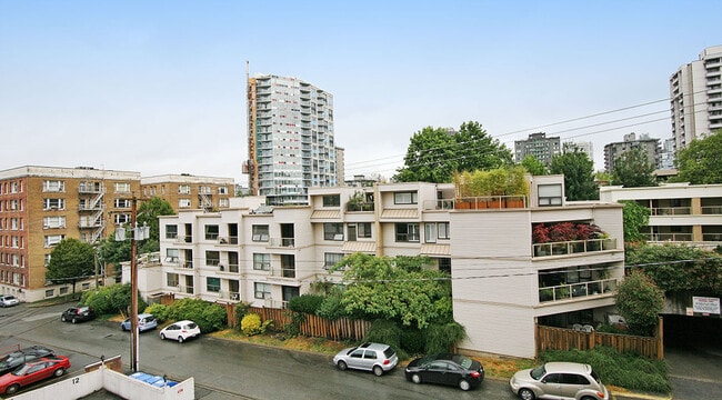 Building Photo - Marquis Unit 00708