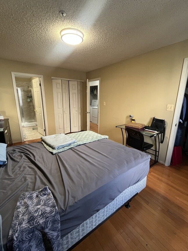 Photo - 30 Richmond Street4 - Master Bedroom