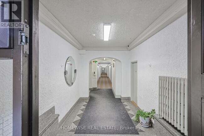 Photo - 33 Maitland St Unit 106