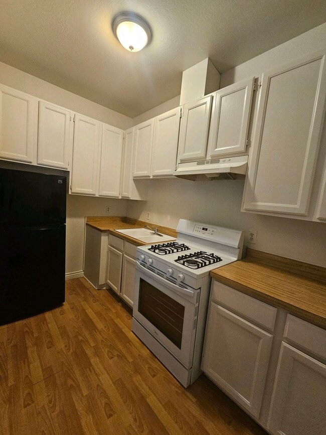1615 E Broadway