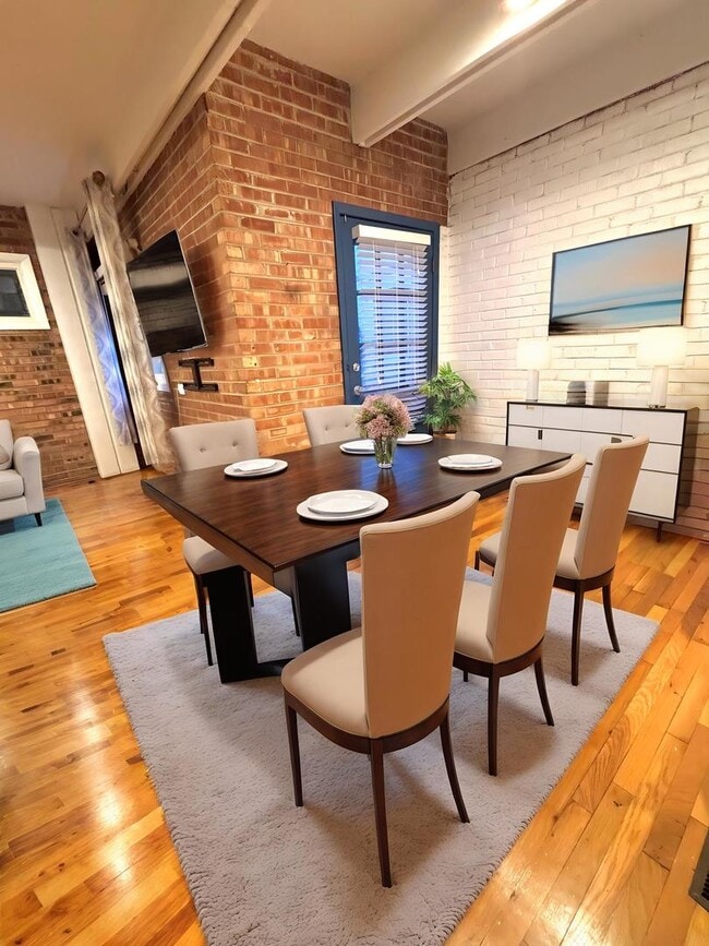 Photo - 1630 N Sedgwick St