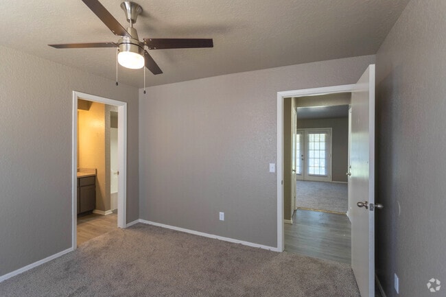 1BR, 1BA - 650-675SF - Fieldstone Garden Apartments