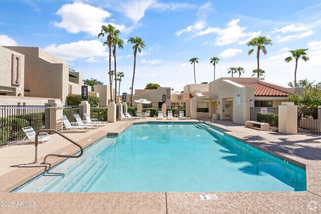 Building Photo - 719 E Lola Dr Rental