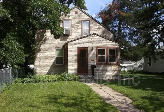 Building Photo - 4818 Fremont Ave N Rental