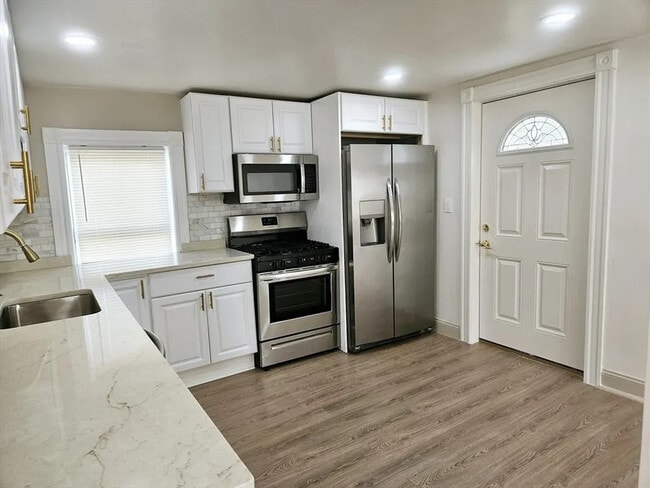 Photo - 222 N Main St Unit Beautifully Renovated 4-B