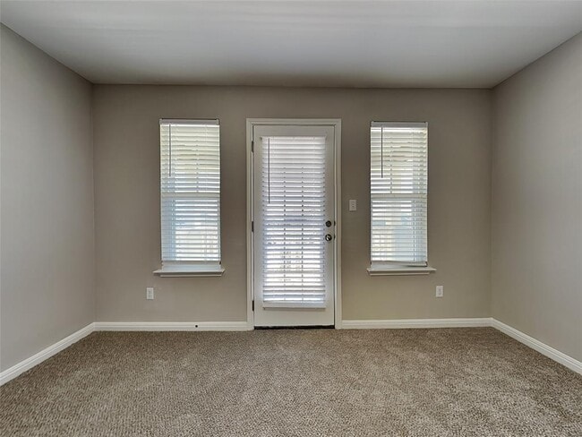 1052 Esplanade Pkwy