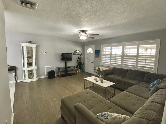 Photo - 4576 Wenhart Rd Unit 1