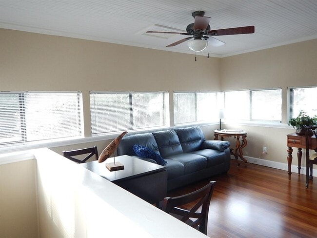 Photo - 16909 Franklin Ave