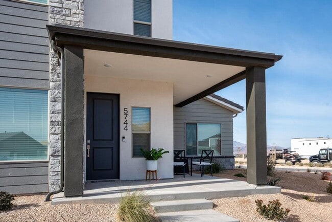 Photo - Desert Color Townhome 4-Bedrooms!
