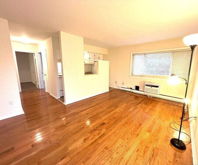 5 W Washington Ave Unit APT 1 Condo for Rent in Stamford, CT