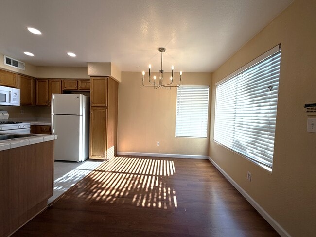 Photo - 4955 S Lindell Rd