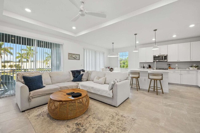 Building Photo - 3 BEDROM 3 BATH TOWNHOUSE IN VILLA MAR BON... Unit 201