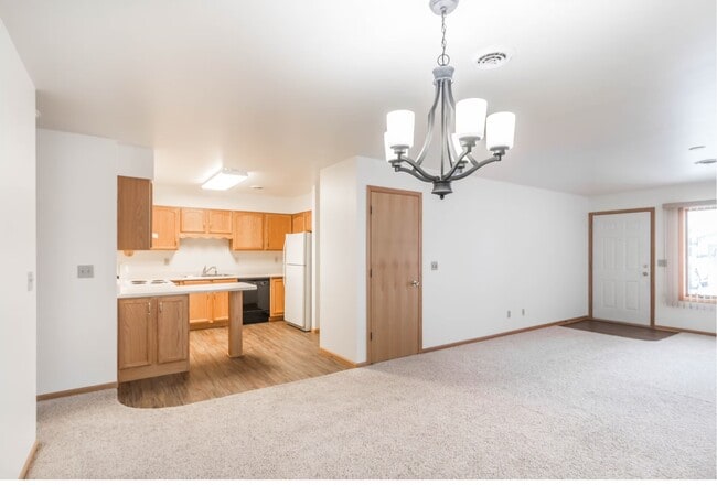 Photo - 1700 Country Dr