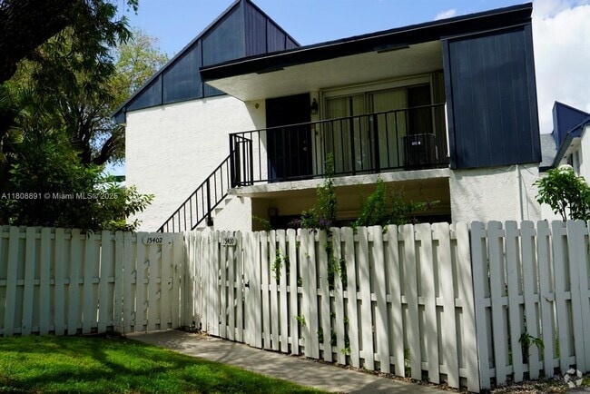 Building Photo - 15402 SW 85th Terrace Unit 176 Rental