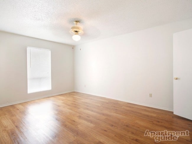 Photo - Braeswood Forest Condos