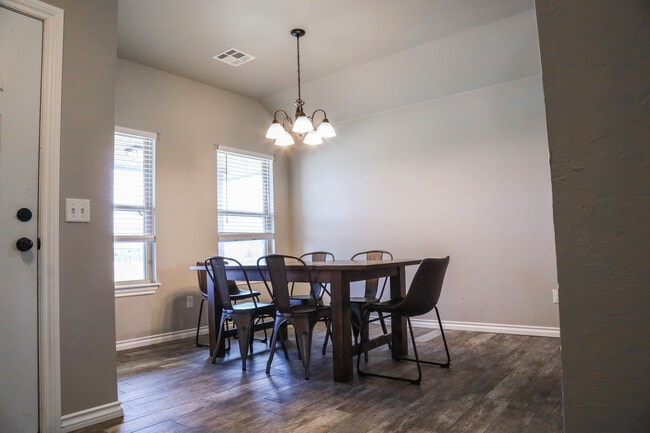 Photo - 324 SW 147th St