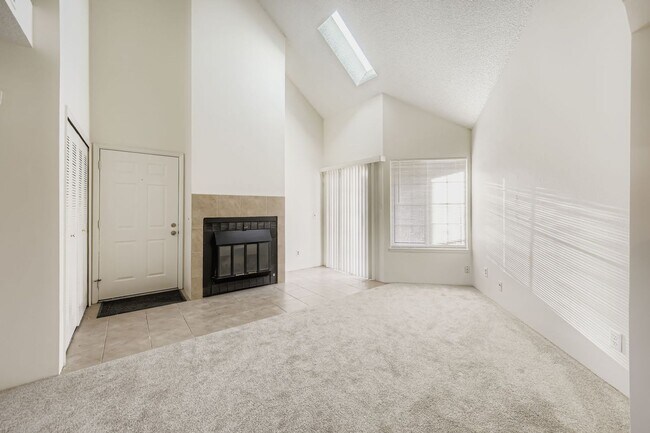 Photo - Cozy 1 bedroom condo with 1 bath