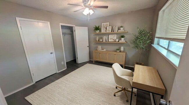 Photo - 1711 Burton Dr