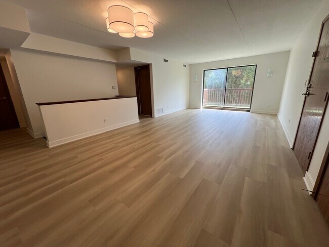 2416 W Foster Ave Unit 1N