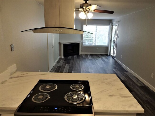 Photo - 2300 G St Unidad 6