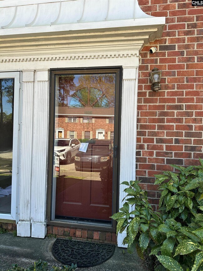 1908 Ashford Ln