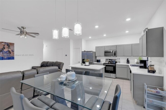 Photo - 730 SW 12th St