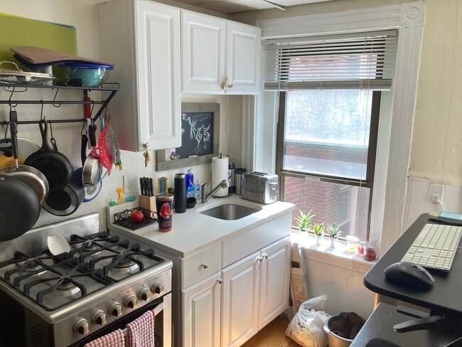 Photo - 13 Wiget St