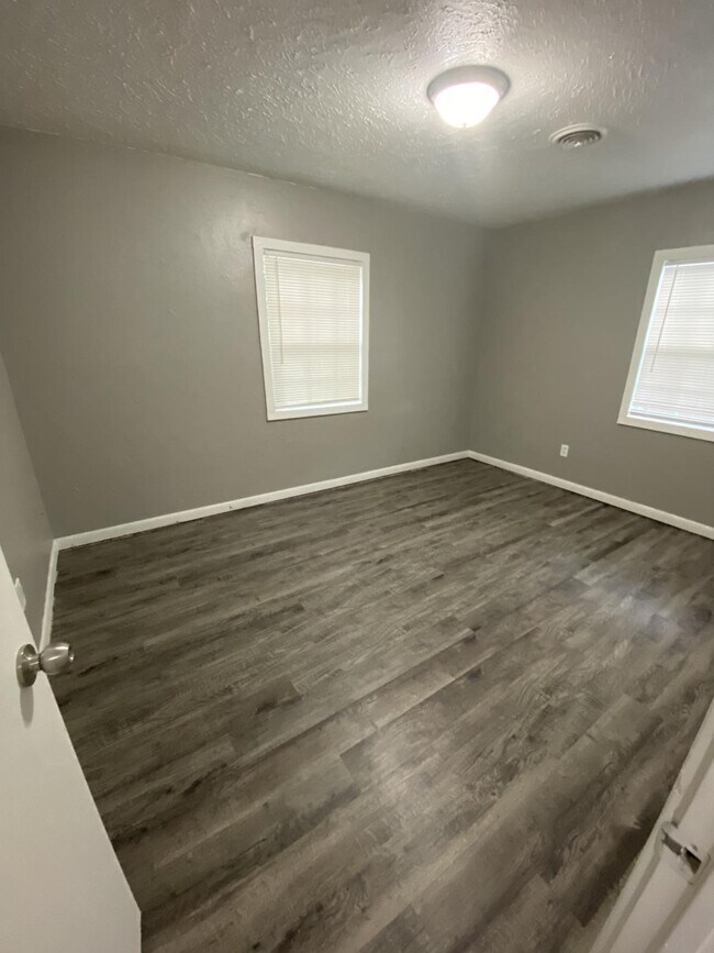 Photo - 1912 Overbrook Dr