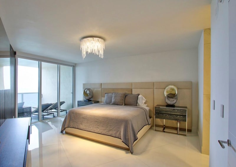 Photo - 18911 Collins Ave