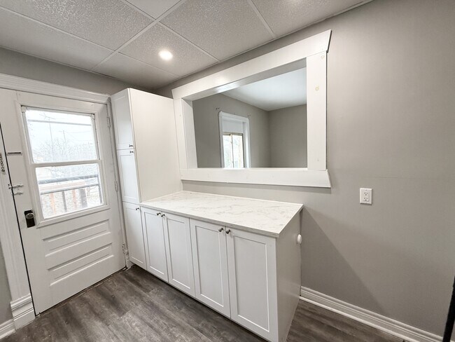 Photo - 265 Queen St Unit 2