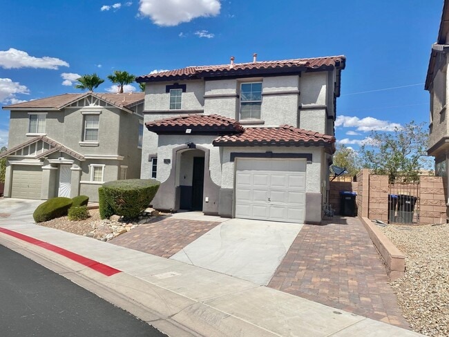 Building Photo - STUNNING 2 STORY HOME 3 BEDROOM 2.5 BATH W/ ONE CAR GARAGE IN A GATED COMMUNITY!