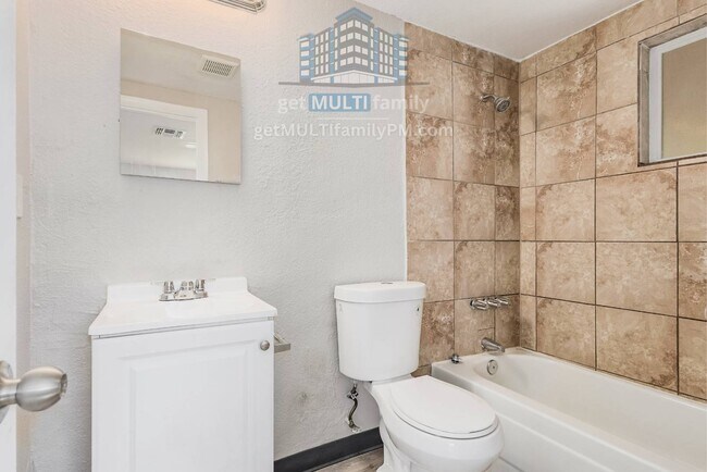 Photo - 1402 W Mercer Ln Unit 2