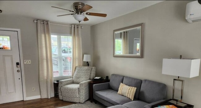 Photo - 1205 Jackson St