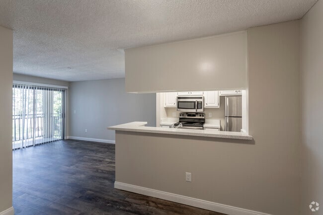 1 BR, 1 BA - 620 SF