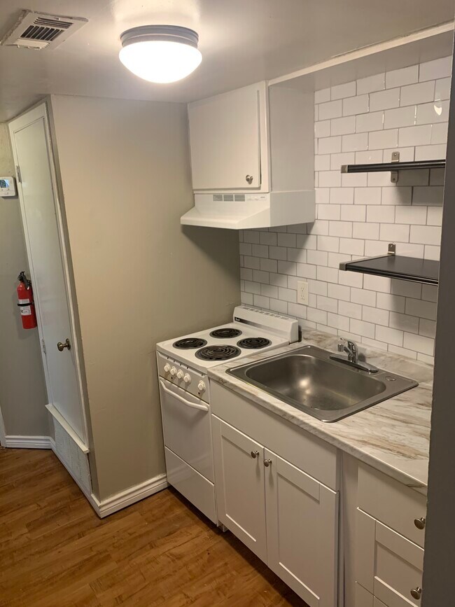 Photo - Landmark Apartments