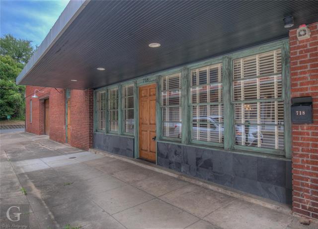Photo - 716 Edwards St