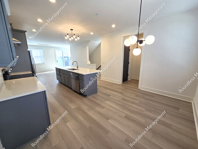 Photo - 340 Eugenia St SW