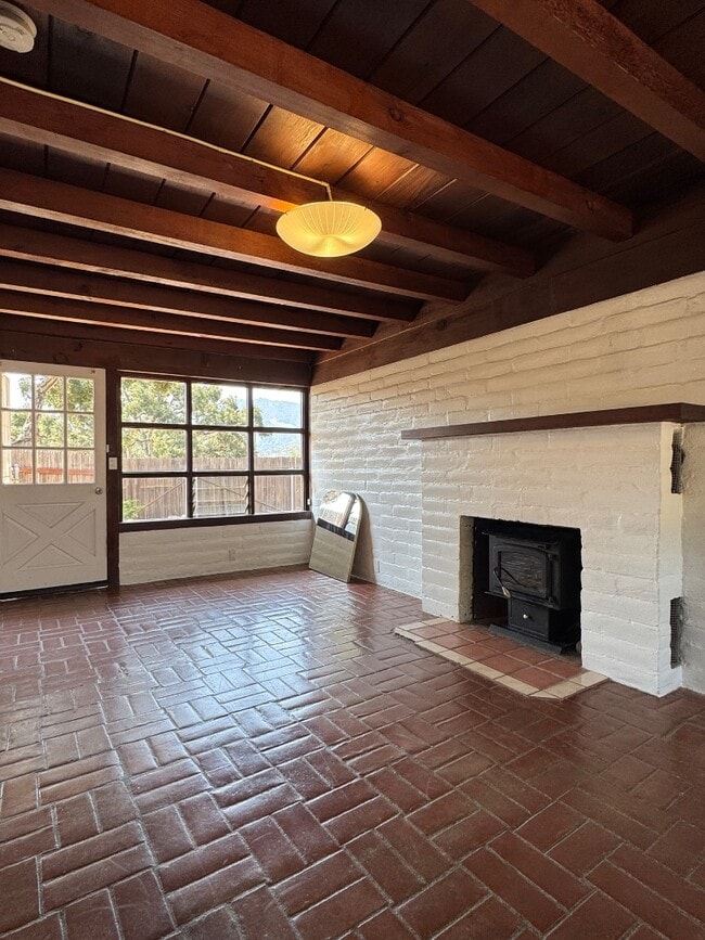 Photo - 72 Laureles Grade