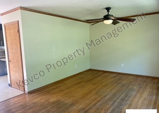 Photo - 1400 Hillcrest Dr
