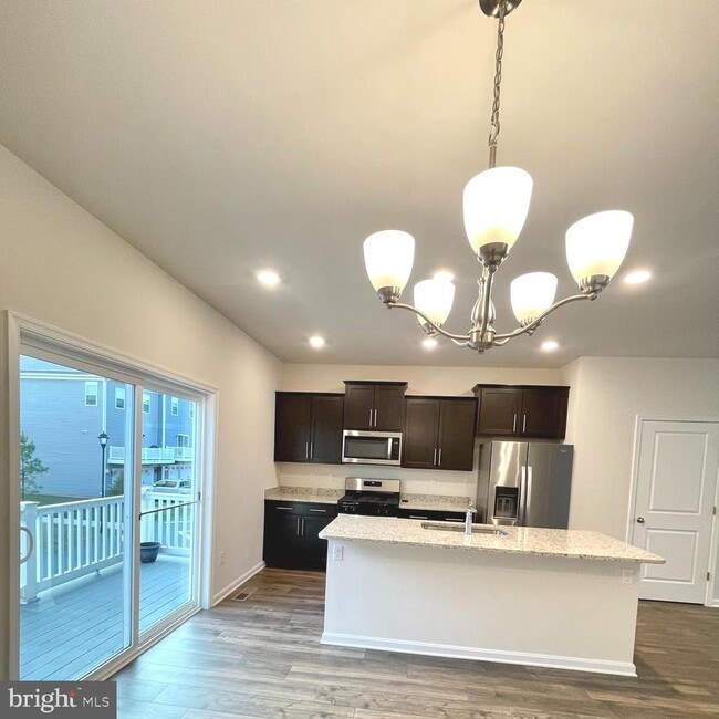 Photo - 2709 Princess Victoria Way