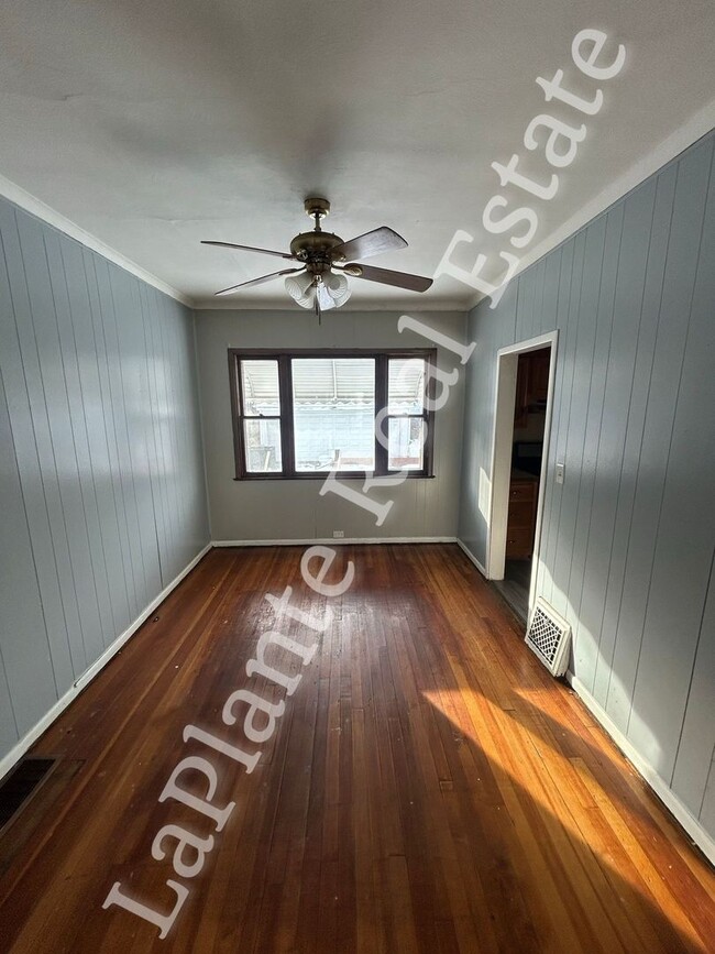 Photo - Comfy 3-Bedroom Home with Classic Charm in Toledo’s Old South End