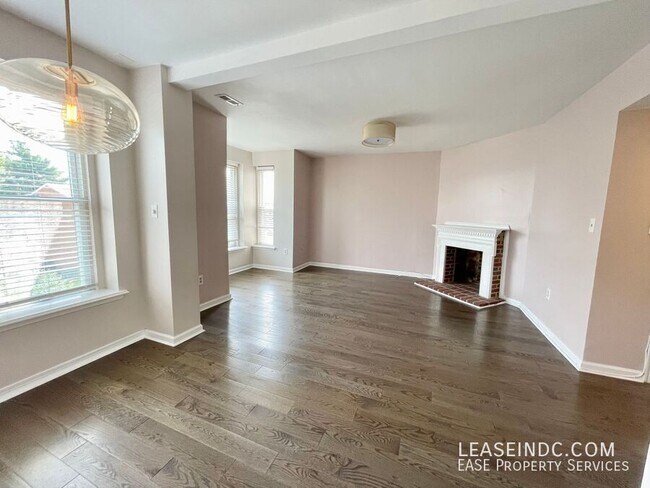 Photo - 207 R St NW Unidad #6