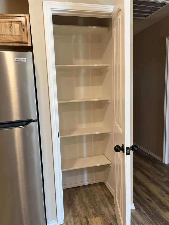 Photo - 2425 N Ave N