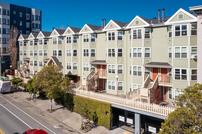 Photo - 988 Fulton St