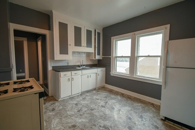 Photo - 18911 Locherie Ave