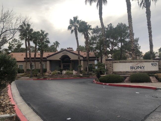 Photo - 9325 W Desert Inn Rd Unidad ABC Rental