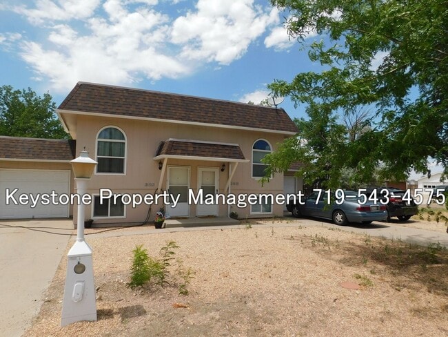 Building Photo - Charming Duplex in Pueblo West – Comfortable & Convenient Living $1300/$1300 Unit 947 S. Honeysuckle Dr.
