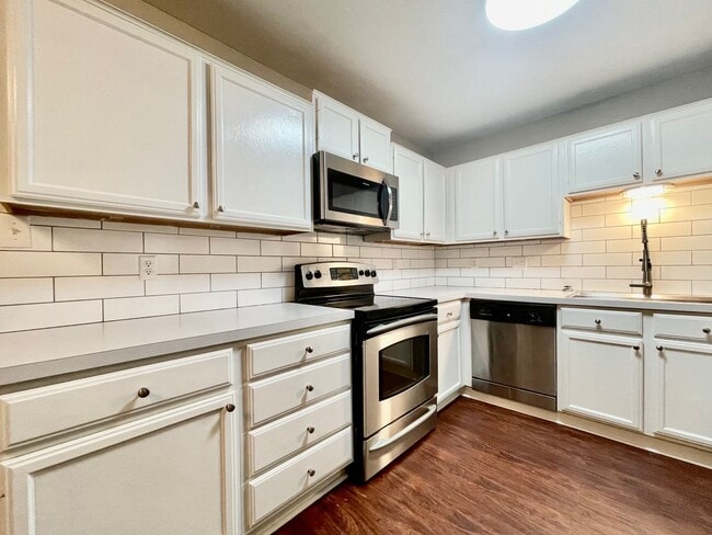 Photo - 901-903 Allen St