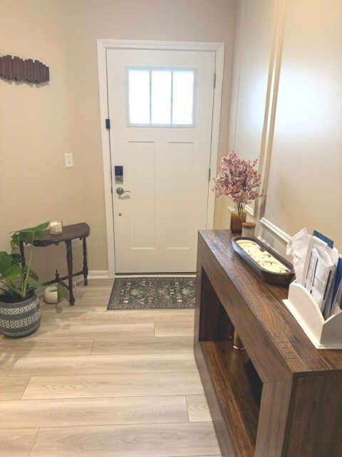 Photo - 341 Red Oak Cir